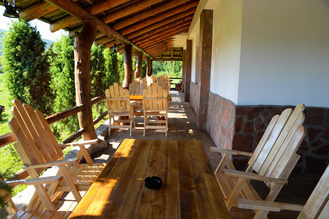 Motel Nacionalni Restoran Ognjiste Koruge Exterior photo